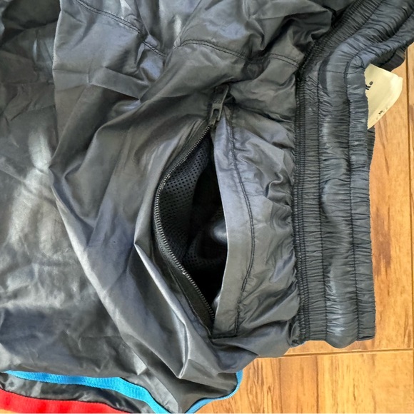 Adidas x Oyster Shorts - Picture 4 of 9